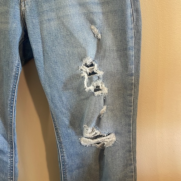 Levi’s SuperLow Boot - Distressed Light Wash - Picture 3 of 8